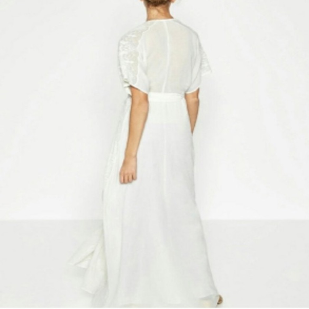 SOLD Zara Trafaluc White Lacey Wrap Dress - Picture 3 of 9